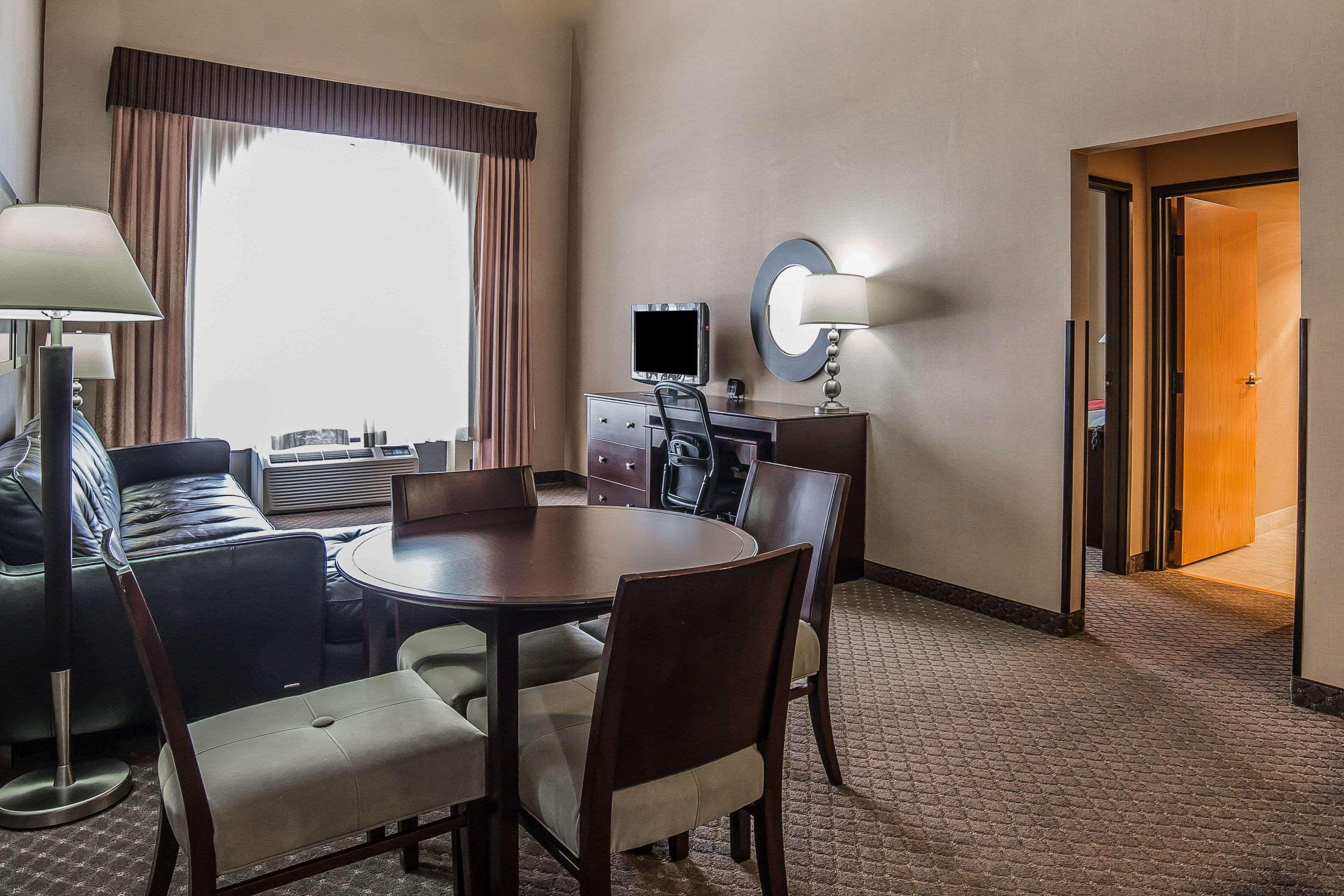 คอมฟอร์ต สวีท ออกเดน คอนเฟอเรนซ์ เซ็นเตอร์ Hotel ภายนอก รูปภาพ